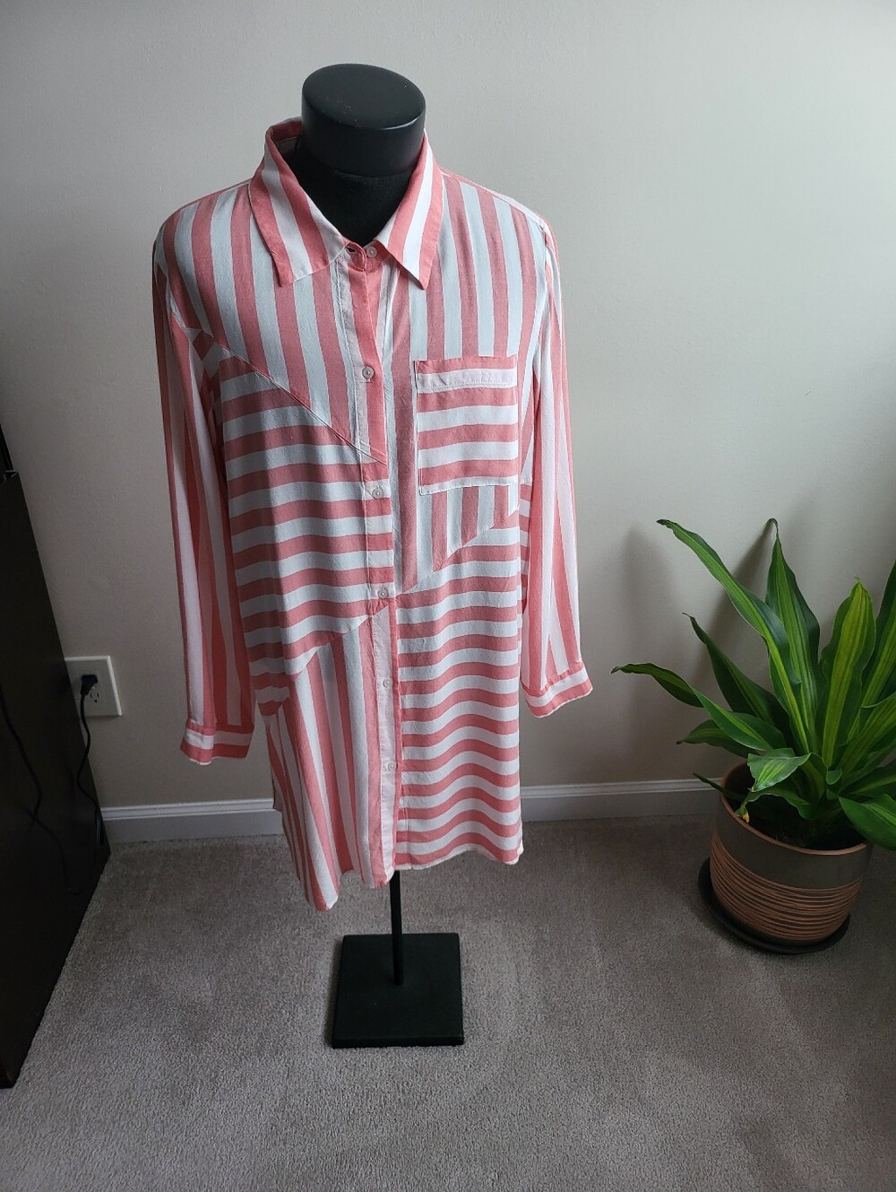 Jones New York 1X Coral Pink & White Striped Long Tunic – 100% Viscose - Picture 9 of 9